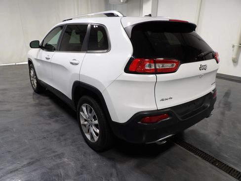 Used 2014 Jeep Cherokee Limited w/ Technology Group AWD/4WD image 6