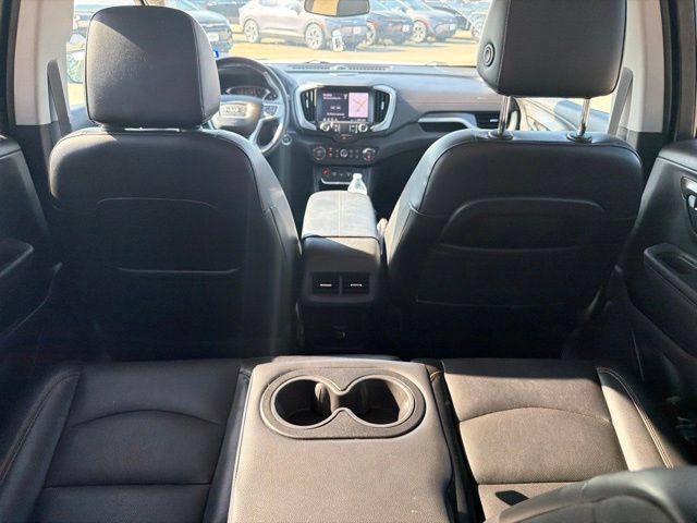 Used 2021 GMC Terrain SLT w/ Infotainment Package II FWD image 4
