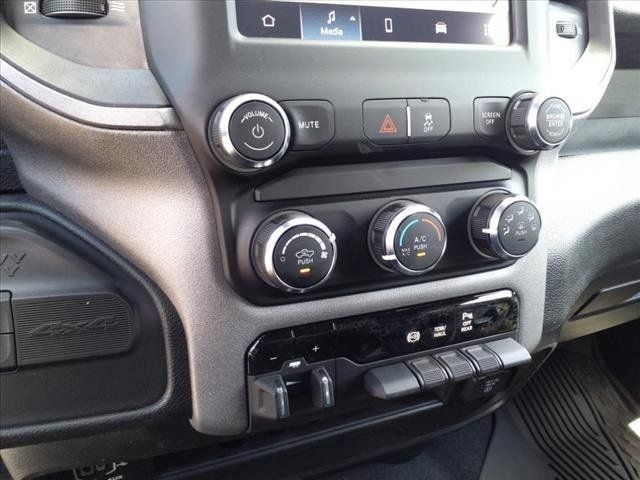 New 2024 RAM 3500 Tradesman w/ Chrome Appearance Group AWD/4WD image 10