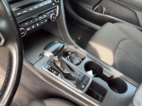 Used 2017 Kia Optima Premium FWD image 25