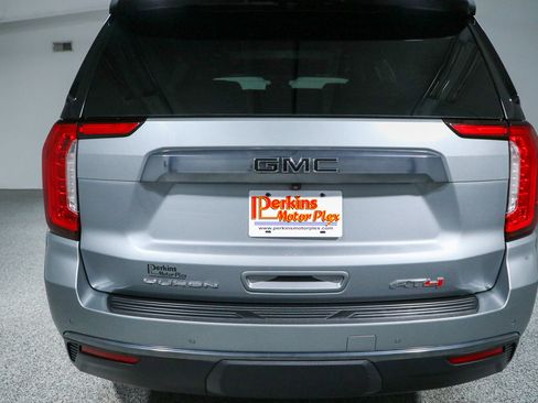 Used 2023 GMC Yukon AT4 w/ AT4 Premium Package AWD/4WD image 8