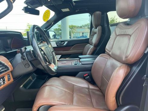Used 2023 Lincoln Navigator Reserve AWD/4WD image 19