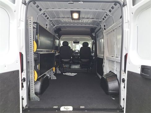 Used 2025 RAM ProMaster 2500 w/ Convenience Group image 9