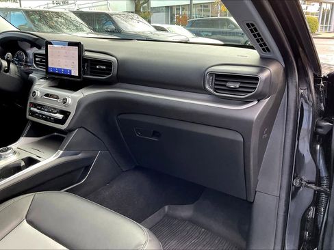 Used 2023 Ford Explorer XLT w/ Equipment Group 202A image 19