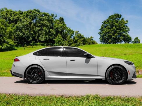 Used 2025 BMW M5 w/ Carbon Package AWD/4WD image 16