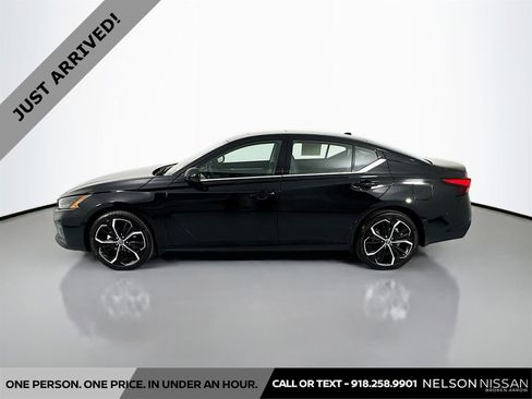 Certified 2025 Nissan Altima 2.5 SR w/ SR Premium Package image 8