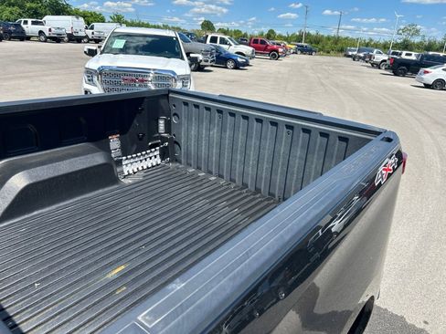 Used 2021 Chevrolet Silverado 1500 LT AWD/4WD image 17