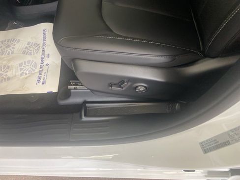 New 2026 Chrysler Pacifica Select image 28