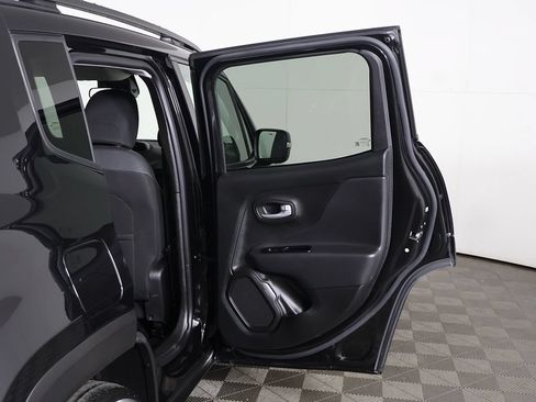 Used 2023 Jeep Renegade Latitude AWD/4WD image 20