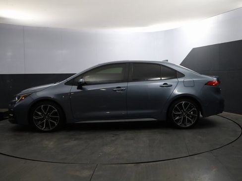 Used 2022 Toyota Corolla SE w/ SE Premium Package image 3