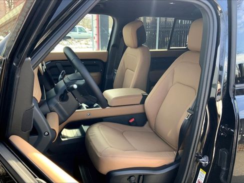New 2026 Land Rover Defender 110 X-Dynamic SE image 9
