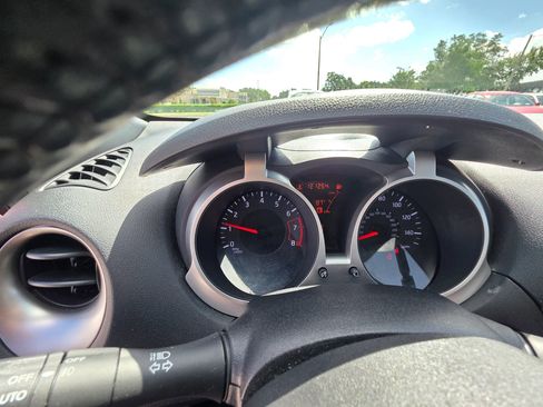 Used 2013 Nissan Juke SL FWD image 9