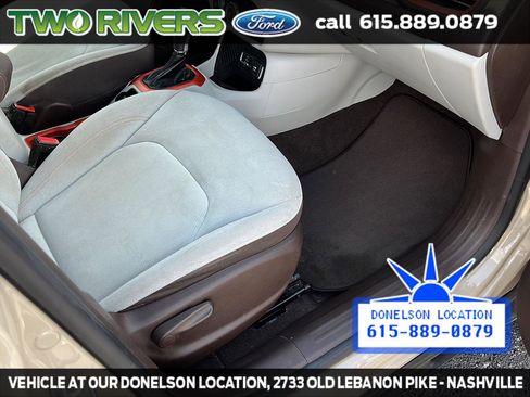 Used 2015 Jeep Renegade Latitude w/ Cold Weather Group FWD image 34