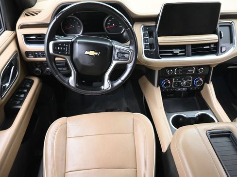 Used 2021 Chevrolet Tahoe Premier w/ Premium Package AWD/4WD image 16