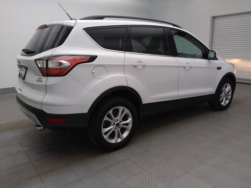 Used 2018 Ford Escape SE FWD image 10