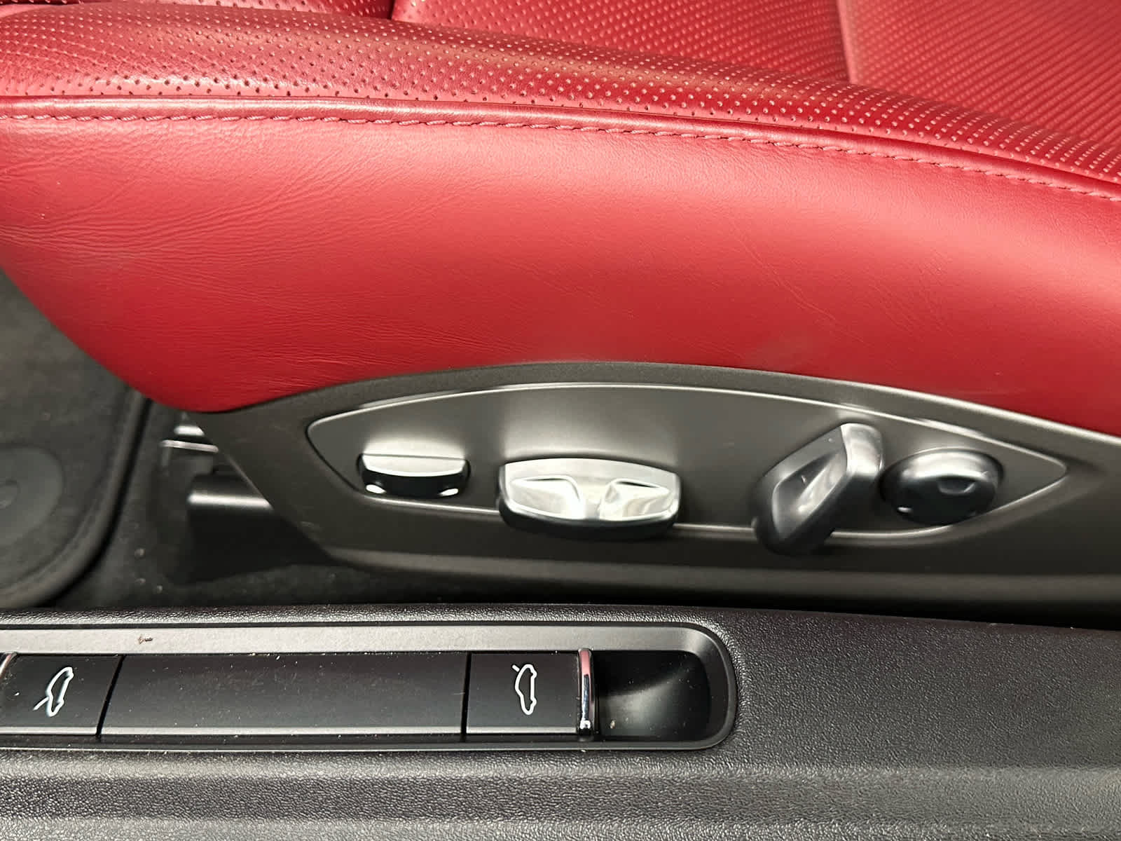 Used 2019 Porsche 911 Carrera GTS RWD image 19
