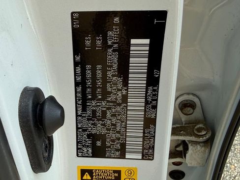 Used 2018 Toyota Highlander XLE image 23