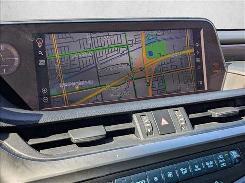 Used 2020 Lexus ES 300h w/ Premium Package image 13