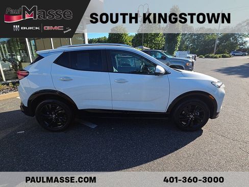 Used 2024 Buick Encore GX Sport Touring w/ Comfort Package AWD/4WD image 4