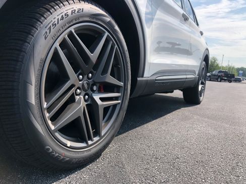 New 2025 Ford Explorer ST image 22