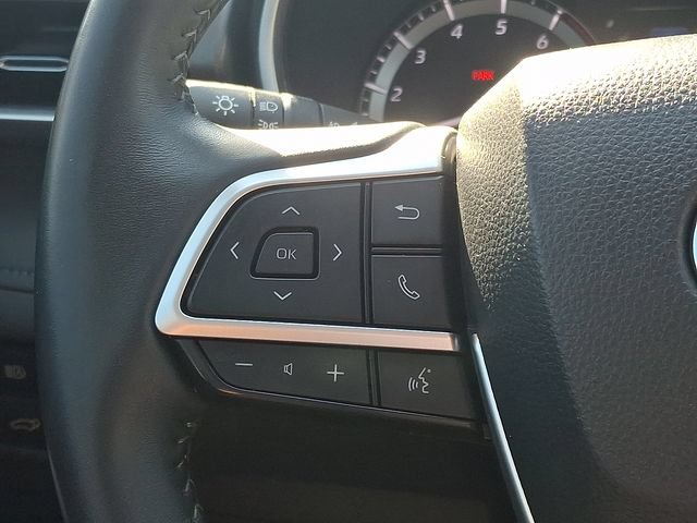 Used 2024 Toyota Highlander XLE FWD image 21