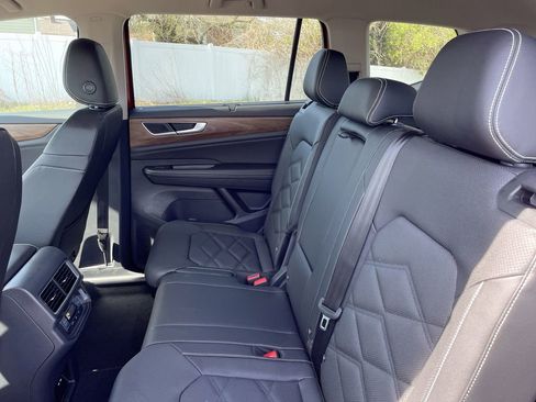 New 2025 Volkswagen Atlas SE image 46