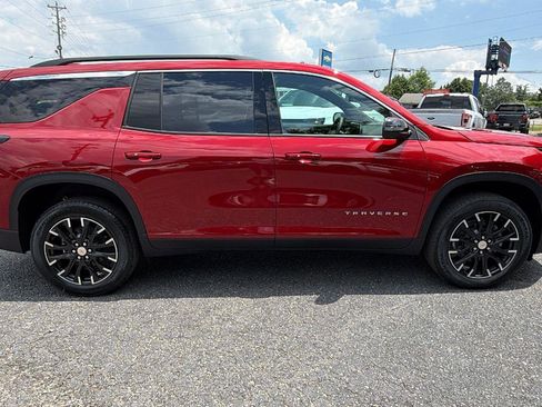 New 2026 Chevrolet Traverse LT w/ Sun and Wheel Package FWD image 4