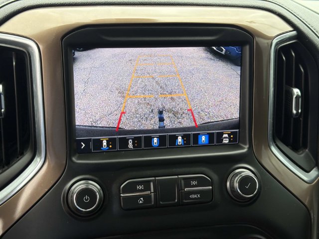 Used 2021 Chevrolet Silverado 1500 High Country w/ Technology Package AWD/4WD image 32