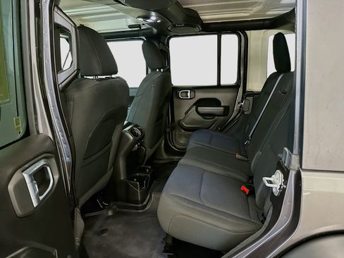 Used 2022 Jeep Wrangler Sport S image 29