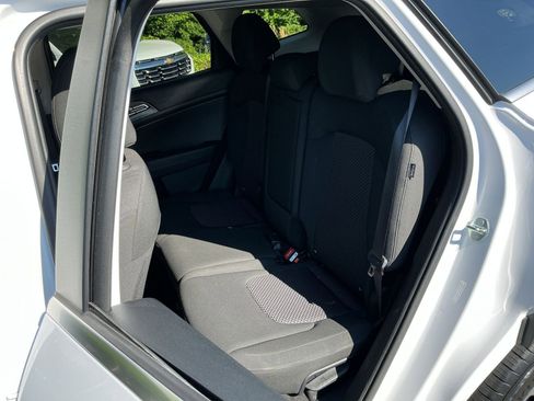 Used 2025 Kia Sportage LX FWD image 33