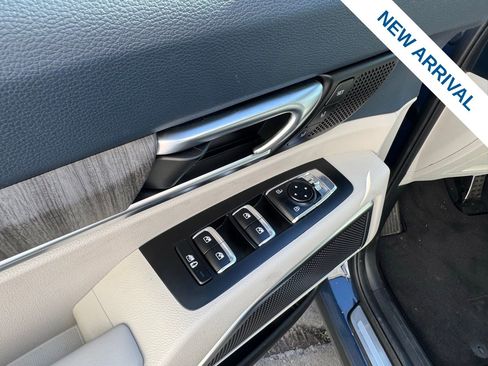 Used 2025 Kia Telluride SX w/ SX Captain's Chair Package image 17