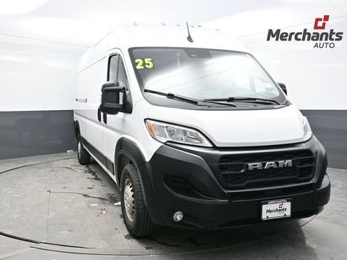 Used 2025 RAM ProMaster 2500 w/ Convenience Group image 1