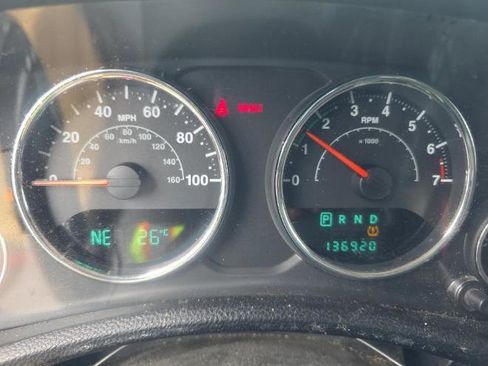 Used 2013 Jeep Wrangler Unlimited Sahara AWD/4WD image 16