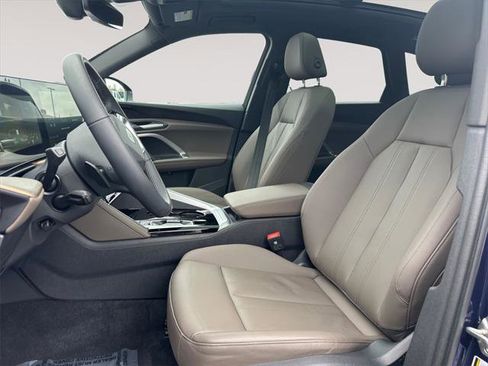 Certified 2025 Audi Q5 Premium w/ Convenience Package image 9