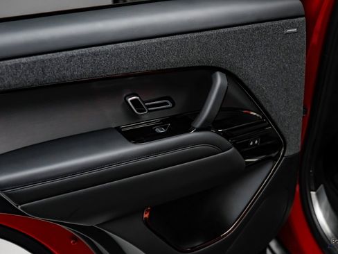 Used 2024 Land Rover Range Rover Sport SE image 73