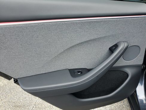 Used 2024 Tesla Model 3 Standard Range RWD image 9