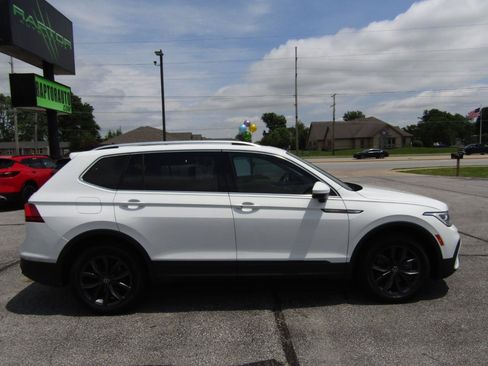 Used 2022 Volkswagen Tiguan SE AWD/4WD image 10