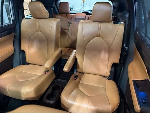 Used 2020 Toyota Highlander Platinum AWD/4WD image 31
