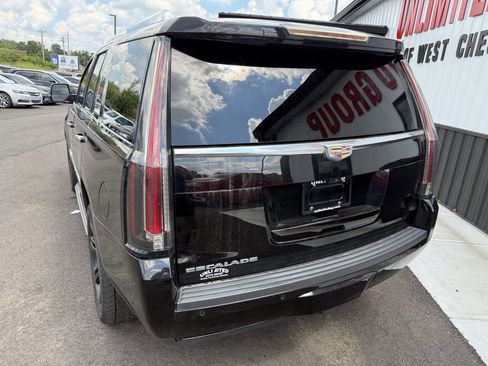Used 2017 Cadillac Escalade Luxury image 12