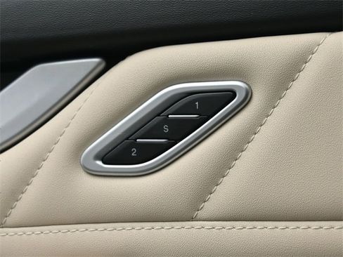 Used 2022 Maserati Levante Modena image 37