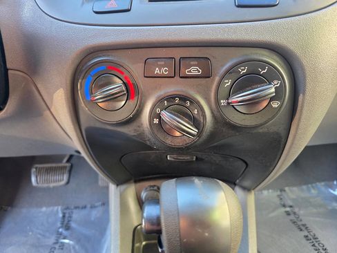 Used 2010 Kia Rio5 w/ Value Pkg image 27