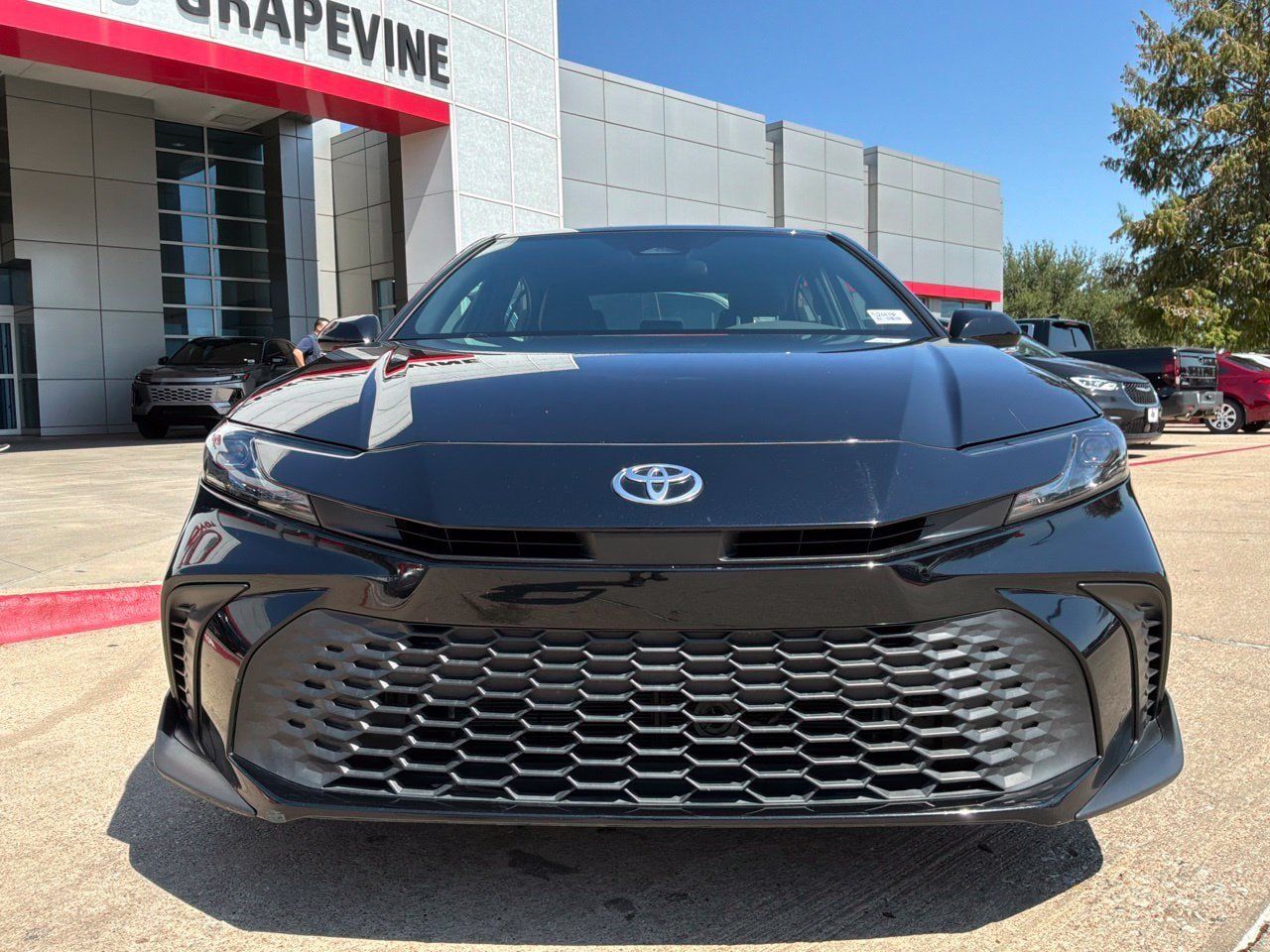 Used 2026 Toyota Camry SE FWD image 3