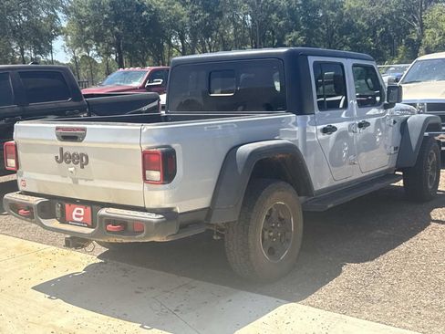 Used 2022 Jeep Gladiator Rubicon w/ Trailer Tow Package AWD/4WD image 8