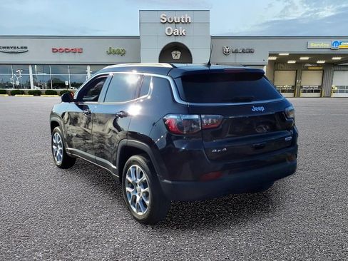 Used 2024 Jeep Compass Latitude AWD/4WD image 3