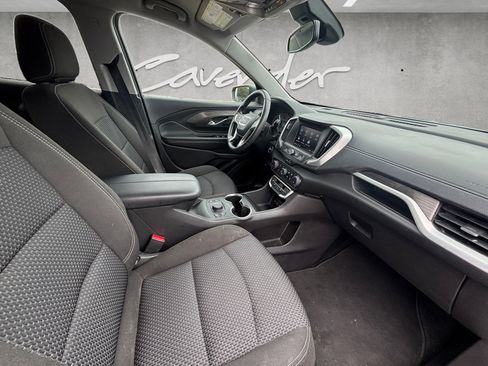 Used 2024 GMC Terrain SLE w/ Driver Convenience Package image 24