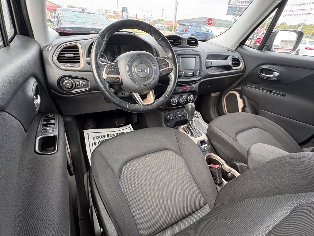 Used 2017 Jeep Renegade Latitude w/ Cold Weather Group AWD/4WD image 11