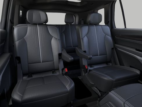 New 2027 Cadillac Vistiq Sport w/ LPO, Floor Liner Package AWD/4WD image 17