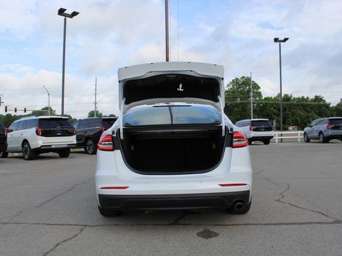 Used 2020 Ford Fusion SE FWD image 15