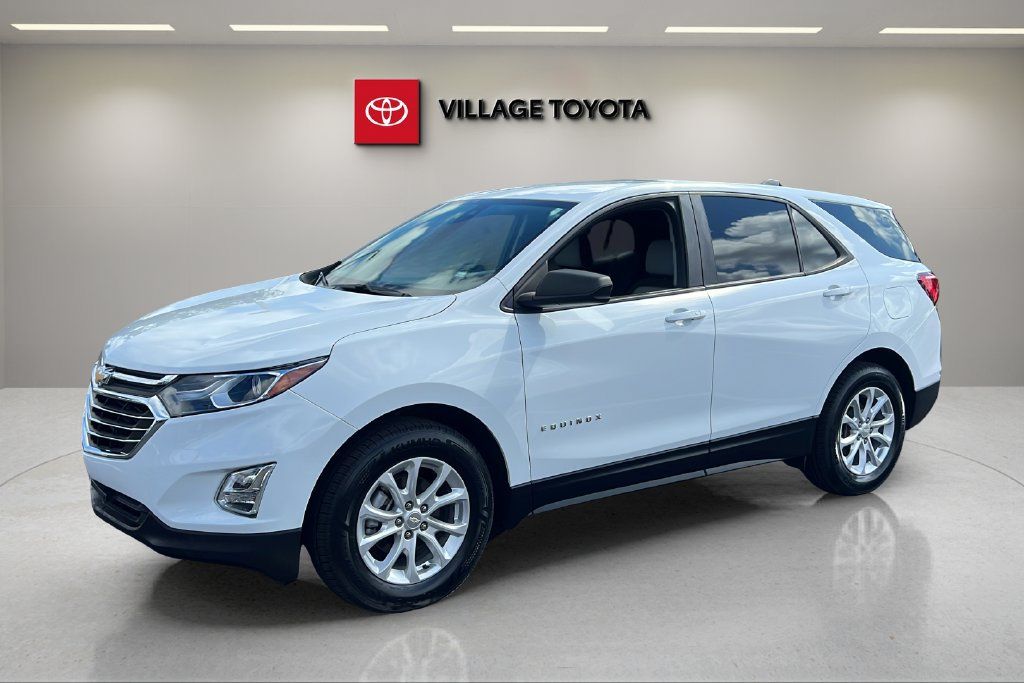 Used 2021 Chevrolet Equinox LS w/ LS Convenience Package FWD image 1