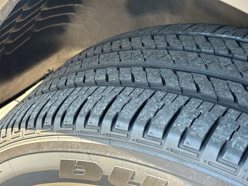 Used 2024 Jeep Grand Cherokee L Altitude AWD/4WD image 9